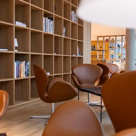 Flint Hotel 4*