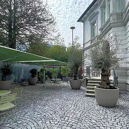 Flint Otel 4*