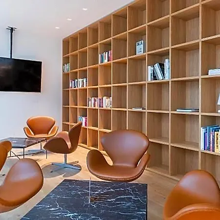 Otel Flint 4*