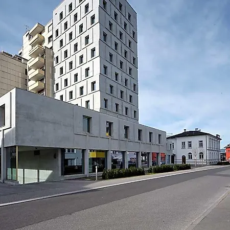 Otel Flint 4*
